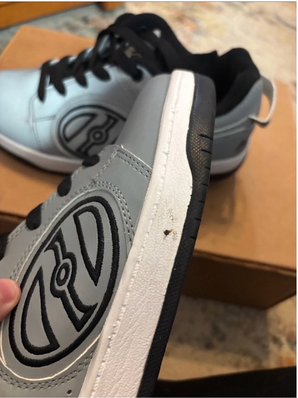Heelys size 5 youth - Picture 6 of 6